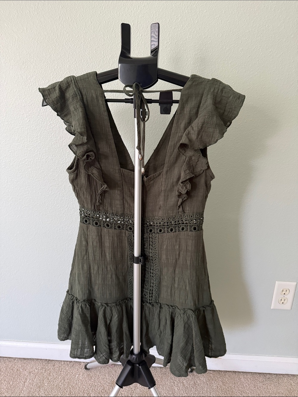 mi Ami Olive Green V-Neck Ruffle Frill Mini Dress Crochet Accents Size Medium - Picture 4 of 7